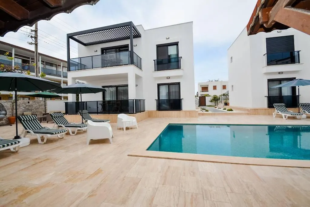 300M To Beach 2 Bedroom Upstairs Flat With Pool - Yeni Duenya Bodrum B2 0*,