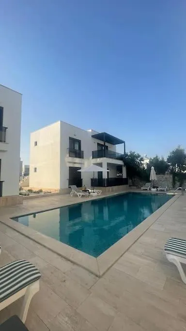 300M To Beach 2 Bedroom Upstairs Flat With Pool - Yeni Duenya Bodrum B2 0*,